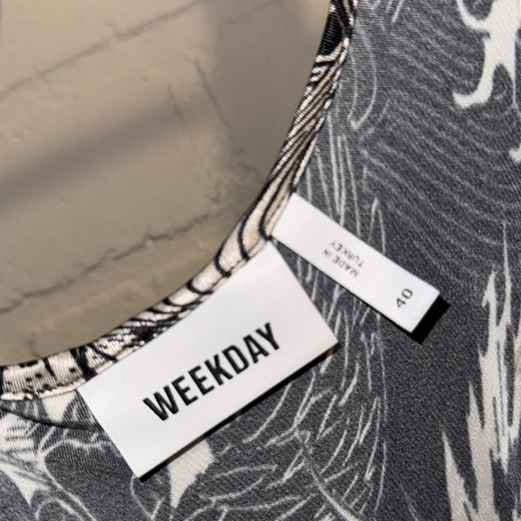 Weekday dress Noemi Manga Anime Satin Midi Dress viscose stretch size 40 - Picture 4 of 6